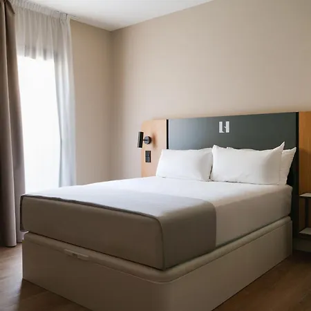 Limehome Palma Marina-3